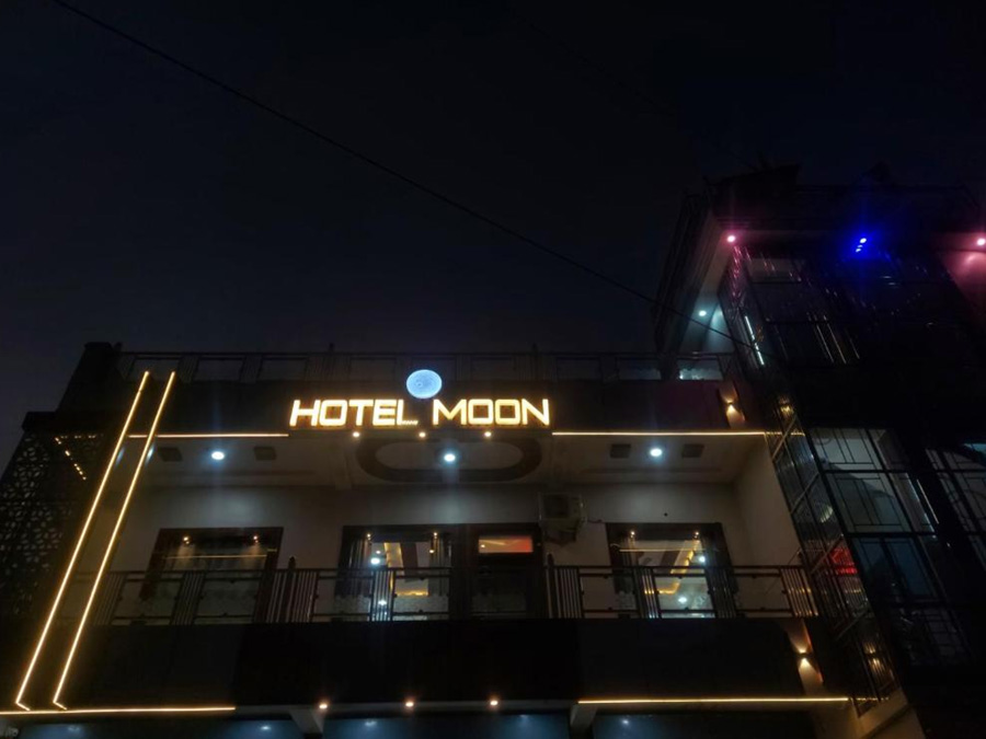 Hotel Moon